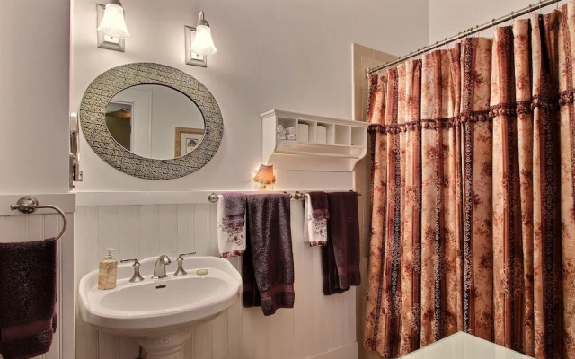 Green Palm Inn