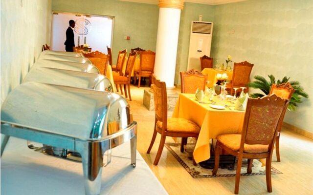 Caledonian Suites