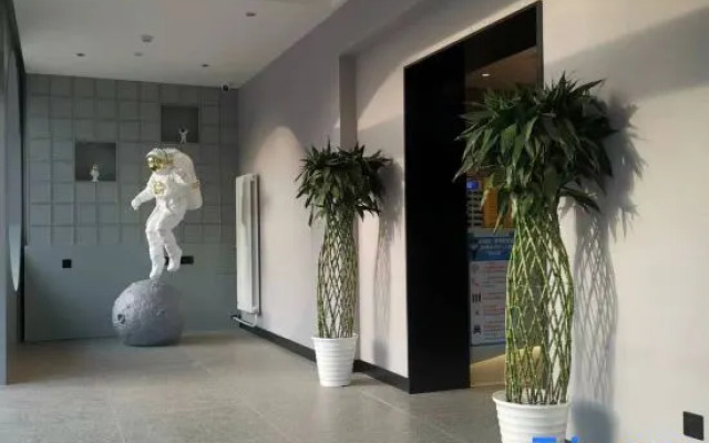 Shuoguochao Hotel (Beijing Daxing Huangcun West Street Subway Station)