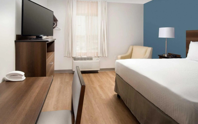 WoodSpring Suites Fargo North Near NDSU