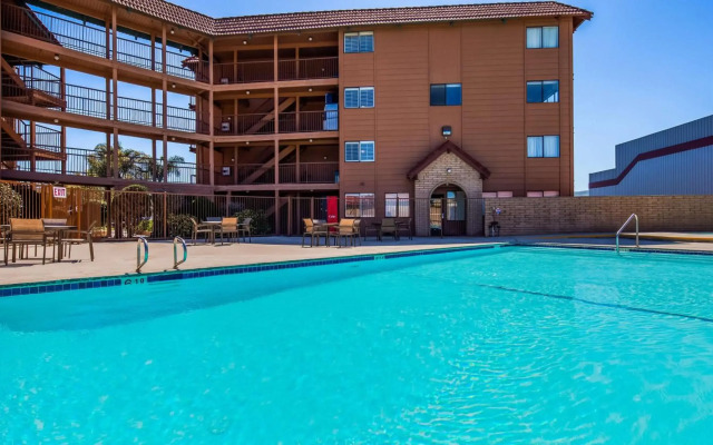 Lompoc Valley Inn & Suites