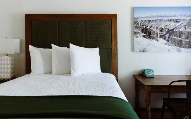 Taos Valley Lodge