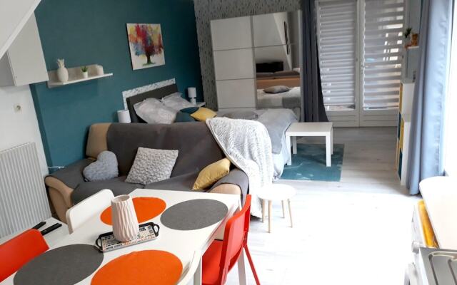 Studio in Saint-apollinaire, With Shared Pool, Enclosed Garden and Wifi