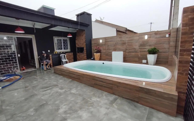 Casa Nova com Piscina 3 quartos