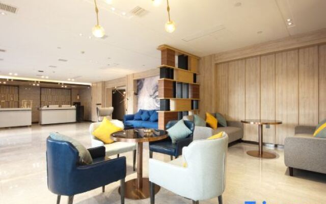 Rongjing Hotel (Rongcheng Baiyangdian High-speed Railway Station Branch)