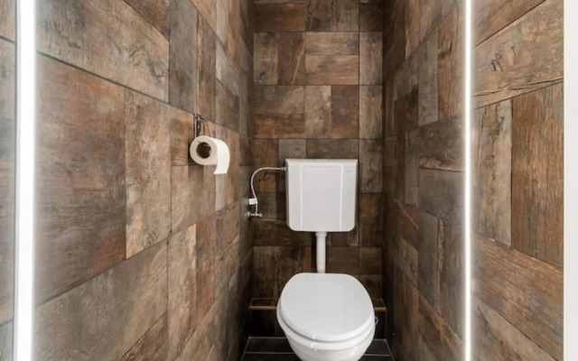 Very stylish and central AC apartment