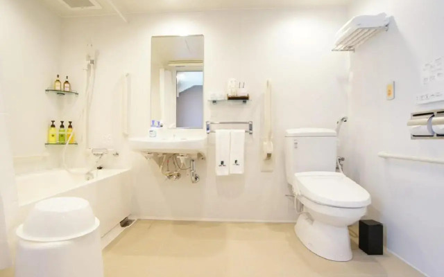 Hotel Live Max Yokohama Motomachi Ekimae