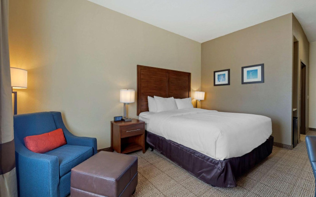 Comfort Inn & Suites Harrah