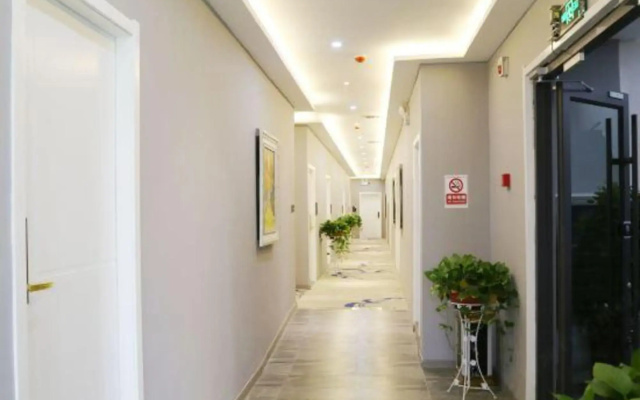 Yixing Hotel (Lanzhou University Metro Station Store)