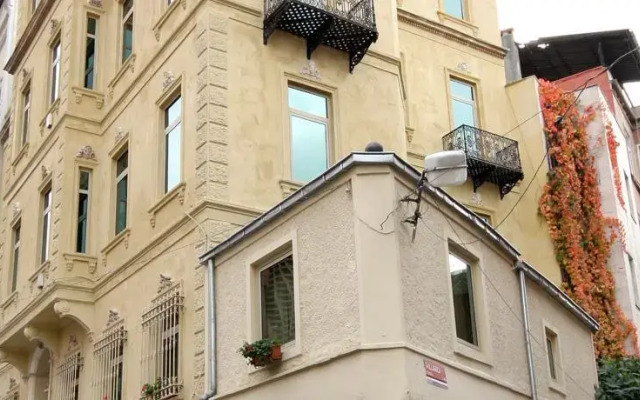 Depo Residence