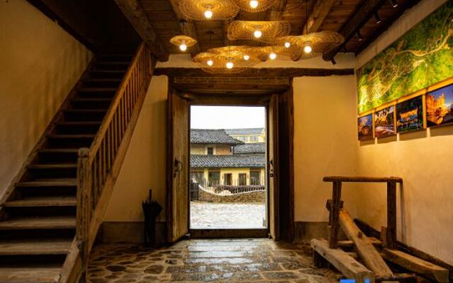 Xinsu Changrong Tulou Cultural Homestay (Yunshui Ballad Shop)