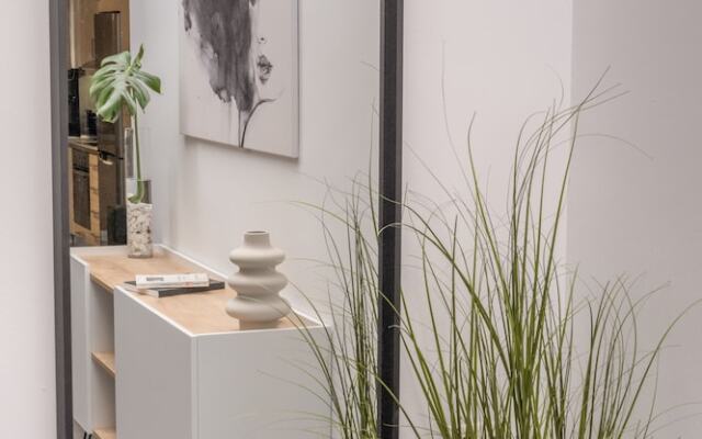 Zen Central Luxury Apartment