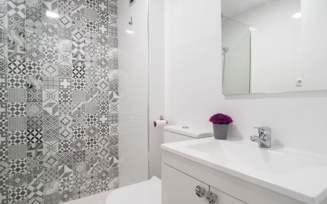 Swanky Apartment in Gandia With Swimming Pool