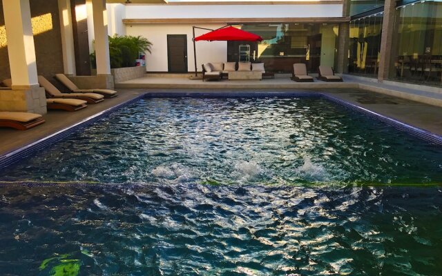 Royal Aqua Luxury Hotel & Spa