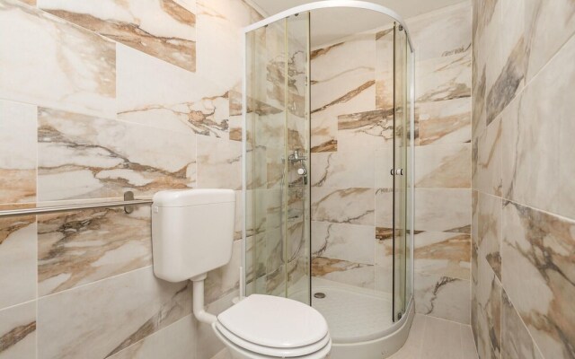 Awesome Home in Bregi With Jacuzzi, Wifi and 4 Bedrooms