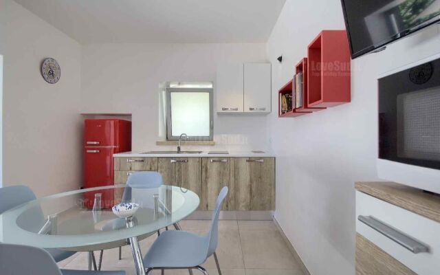 Apt A - Beach View Villa Controvento