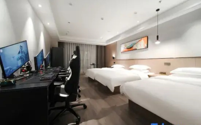TOP Shangju E-sports Homestay (Cixi Yintai)