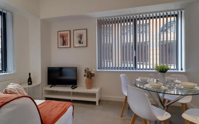 Stunning 1-bed Apartment in the Heart of Slough