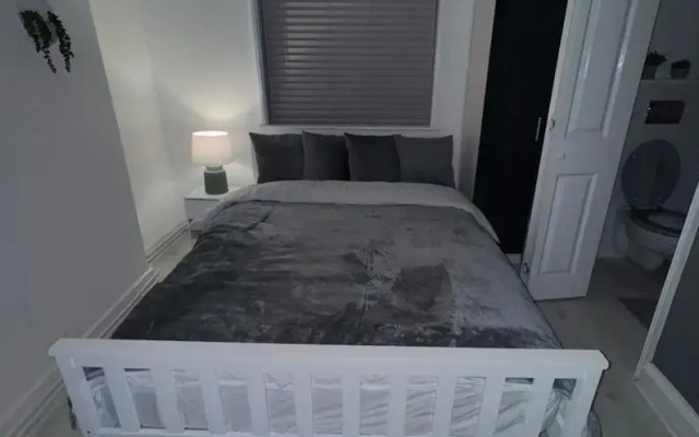 Bed & Breakfast - 2 Double Rooms With Ensuites