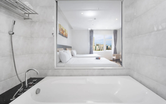 Golden Star Hotel