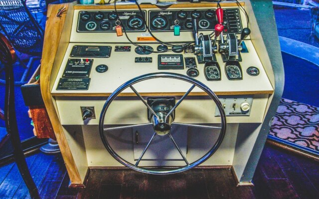 Airstream Houseboat Amazing Lake Travis View