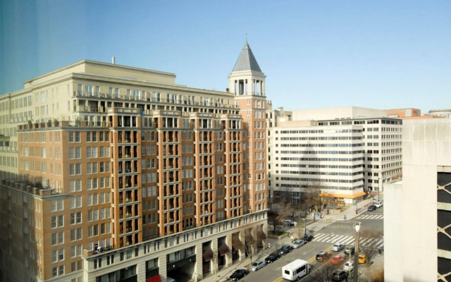 Global Luxury Suites at the National Mall