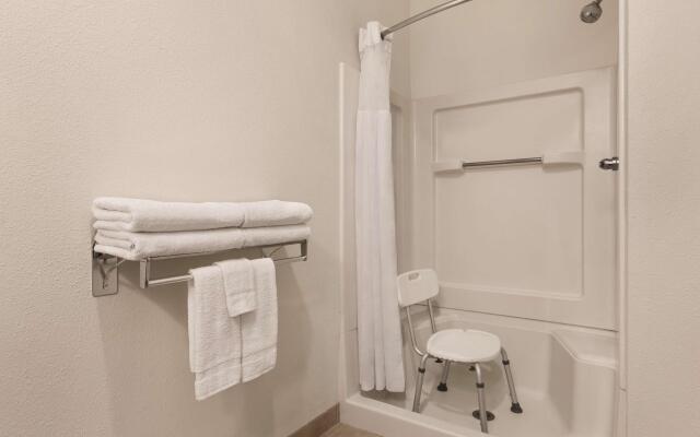 Country Inn & Suites by Radisson, Fairborn South, OH