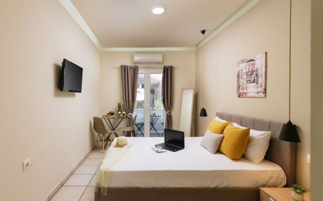 Ermis Luxury Suites & Apartments