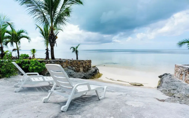 Caribbean Haven: Secluded Retreat With Stunning Ocean Views