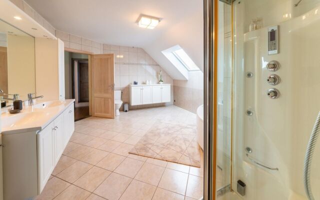 Holiday Home With Indoor Swimming Pool
