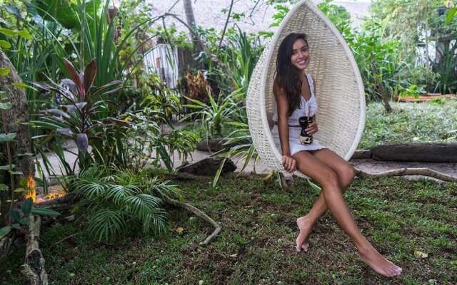 White Banana Beach Club