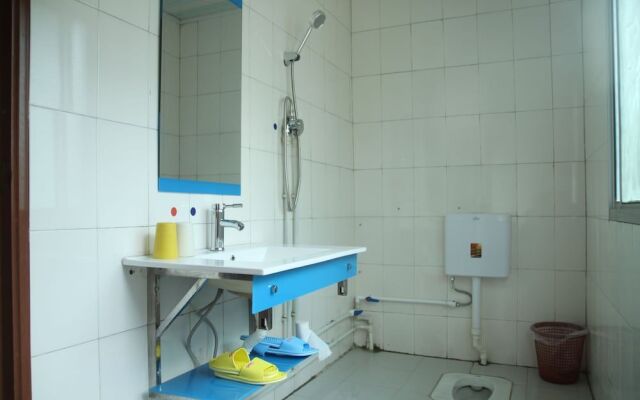 Fenghuang Hua Xiang Yuan Inn