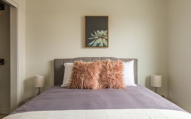 Downtown 2 BR w/ Wifi by Frontdesk