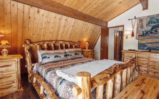 Ivvy Bear Lodge