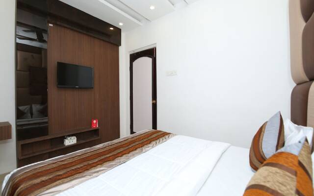 OYO 9857 Hotel Suryaa