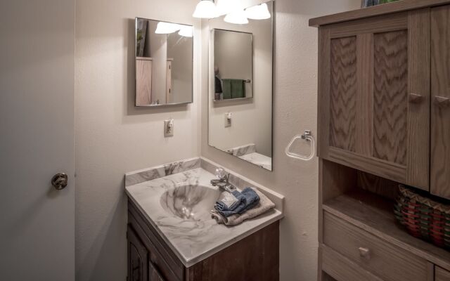 101 Williams - Three Bedroom Cabin