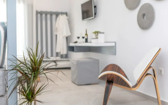 Crystal Mare Suites