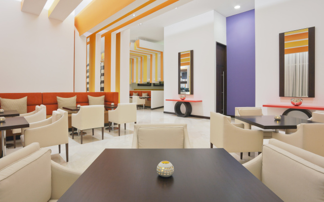 Holiday Inn Bogota Airport, an IHG Hotel