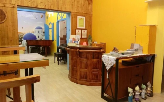 Santorini Family Themed Inn