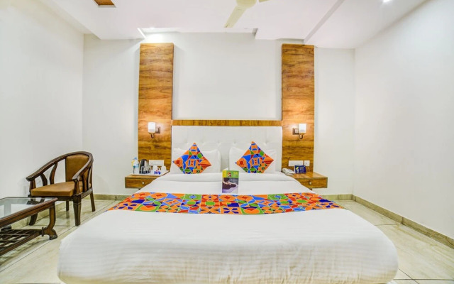 FabHotel Three Palms