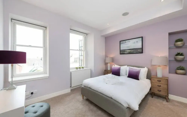 JOIVY 5-star Luxurious George Street Apartment