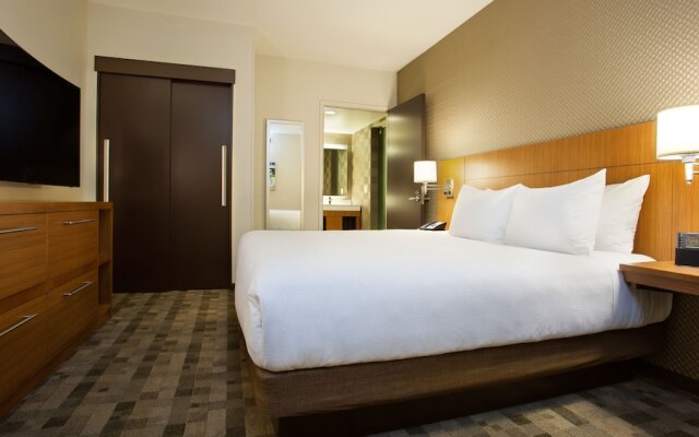 Hyatt Place at The Hollywood Casino / Pittsburgh - South