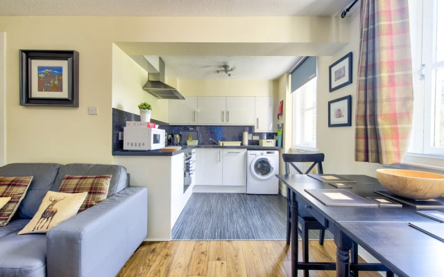 Stunning Studio Apartment Castle View