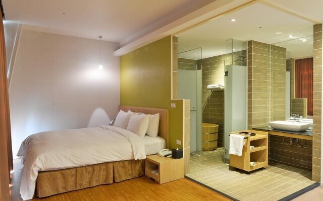 In Young Hotel