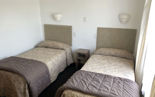 Teal Motor Lodge