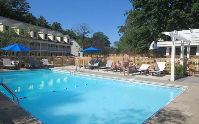 The Admiral's Inn Resort