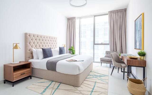 Posh & Spotless 1BR Apartment on Palm Jumeirah