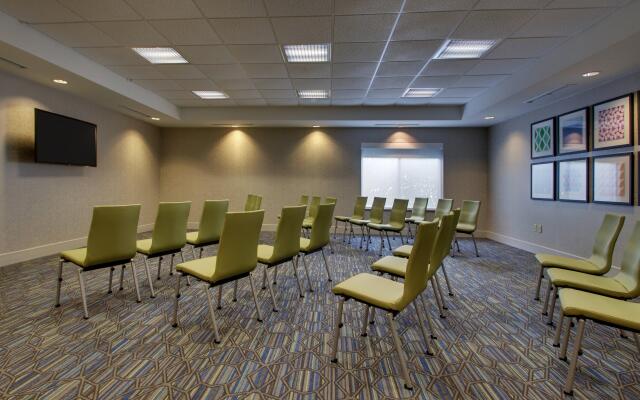 Holiday Inn Express & Suites Morris by IHG