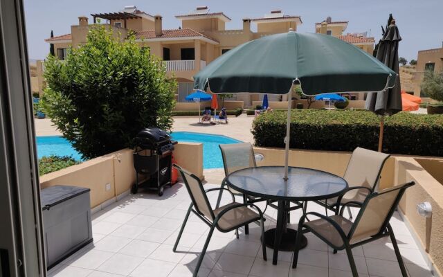 Cyprus-2 Beds Ensuite, Pool, Patios, Wifi, Parking