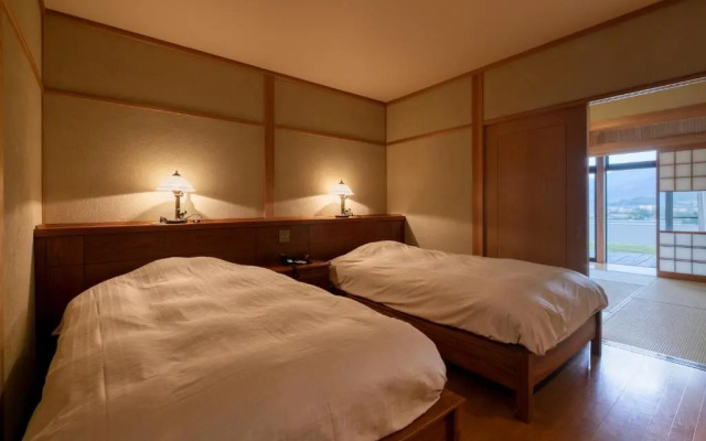 Yufuin Onsen Toshoan